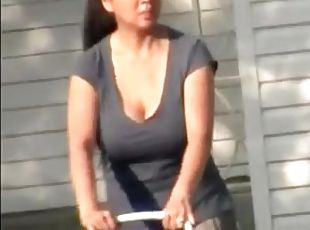 Candid Massive Mommy Tits 2