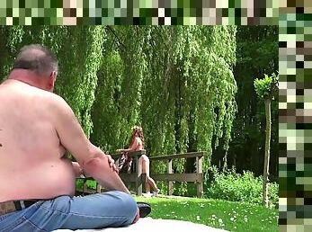 Gemuk (Fat), Tua, Remaja, Wanita gemuk yang cantik, (Dad girl), Lebih tua, Kecil mungil, Ayah (Daddy), Hutan, Tua dan muda