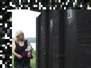 Baka, Vani, U javnosti