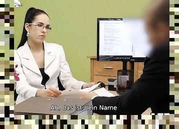 VIP4K. Verfhrerische Geldangelegenheiten des Charmeurs lassen sie komplett nackt werden