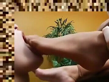 Lesbian (Lesbian), Kaki, Fetish (benda yang dapat meningkatkan gairah sex), Atasan, Dominasi perempuan dalam sex